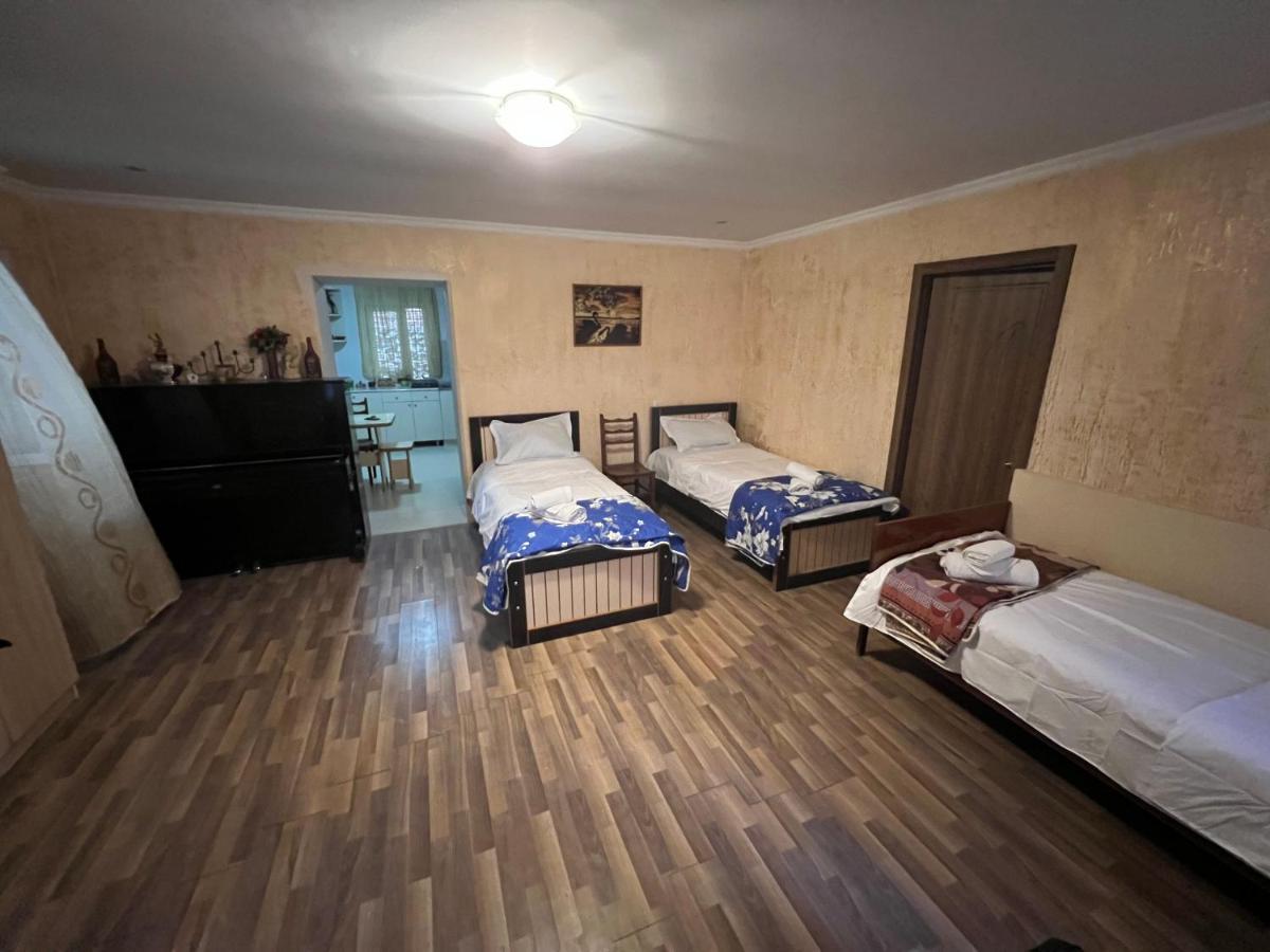 Cozy Apartment In The Centre Of Kutaisi Exterior photo